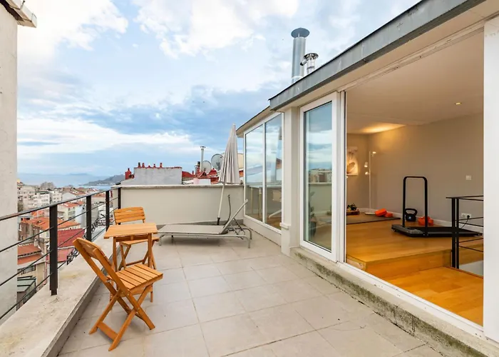 Stylish Duplex With Bosphorus View - Ac Elevator Apartment *